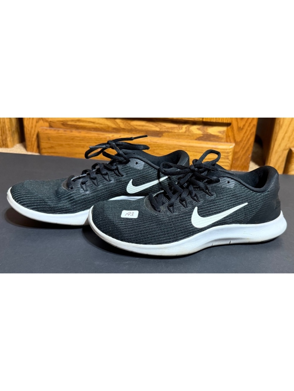 Nike Women's Running Shoes Size 7 Black White Lightweight Mesh Sneakers